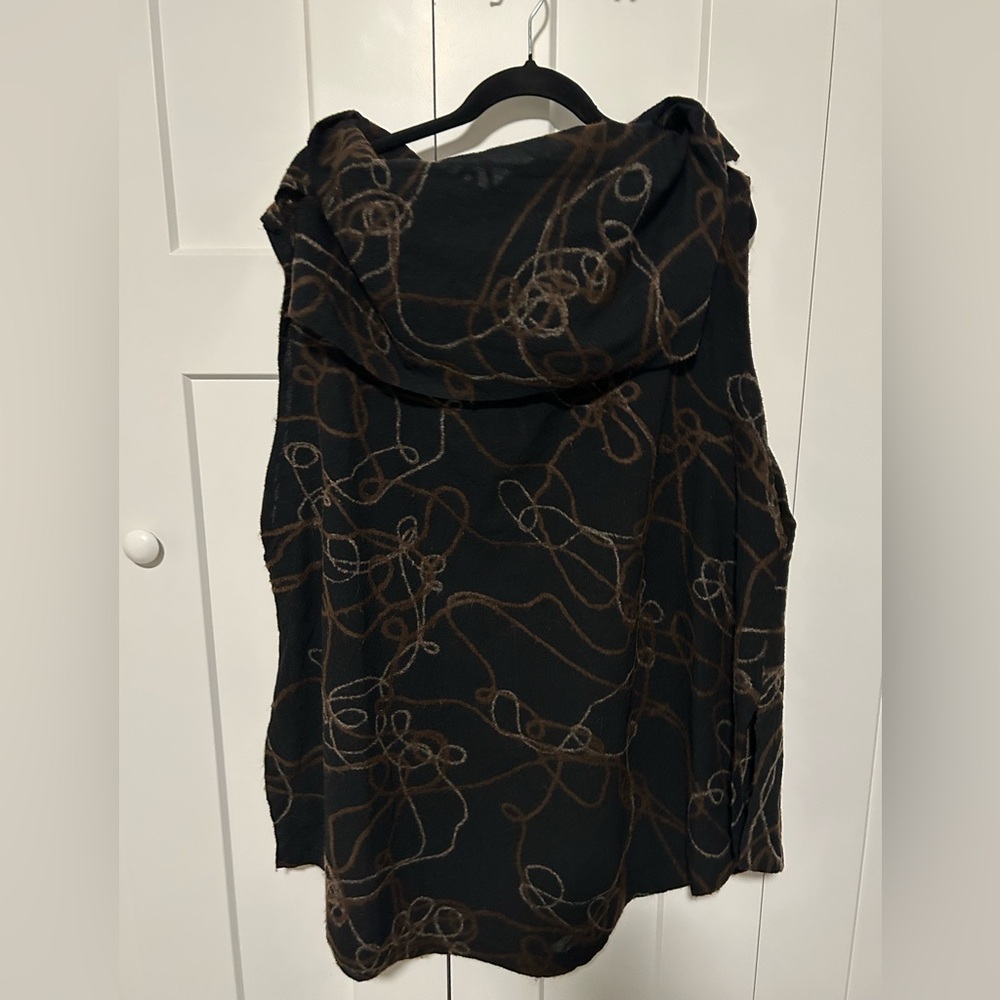 Itemz Chris Baumgartner Abstract Design Sleeveless Turtleneck Tunic